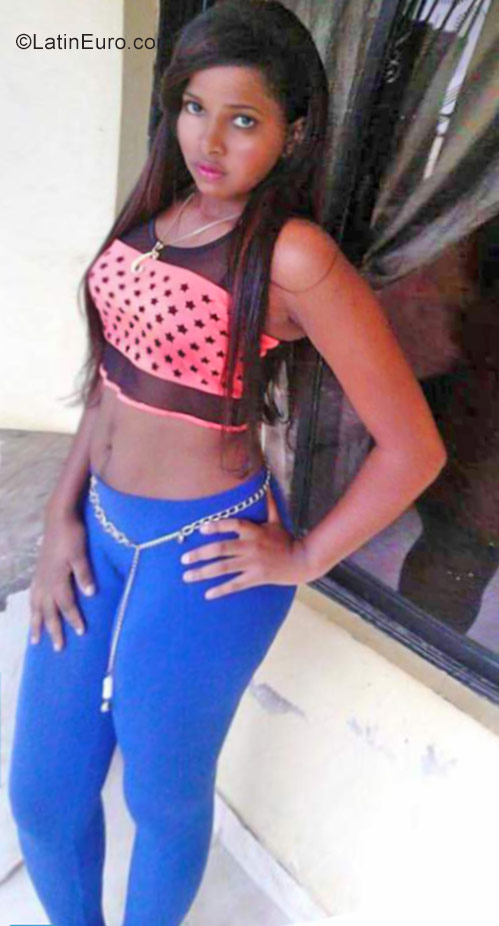 Date this sensual Dominican Republic girl Marys from Santo Domingo DO28955