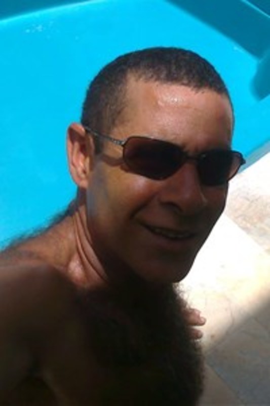 Date this happy Brazil man Saulo from Governador Valadares BR10061