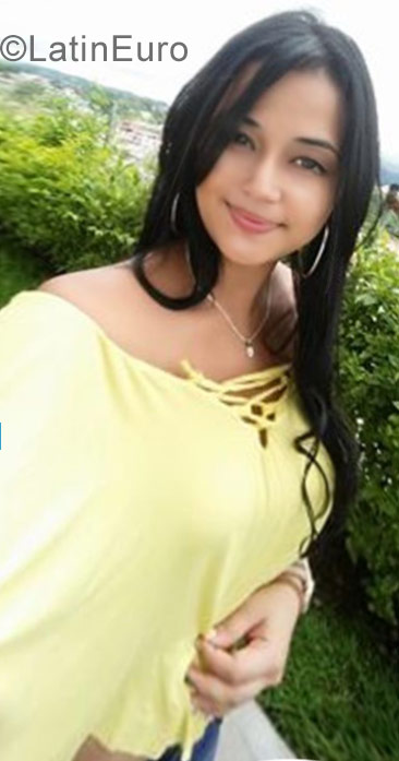 Date this georgeous Colombia girl Isabel from Pereira CO21647