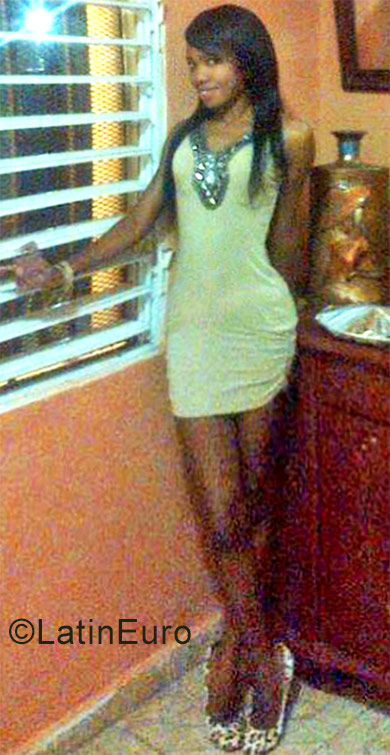 Date this voluptuous Dominican Republic girl Ruth from Santo Domingo DO28998