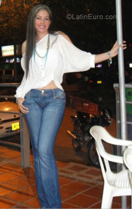 Date this funny Colombia girl Clarita from Bogota CO21715