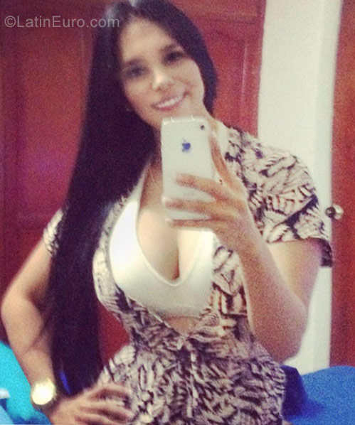 Date this sultry Colombia girl Paulina from Bogota CO21716