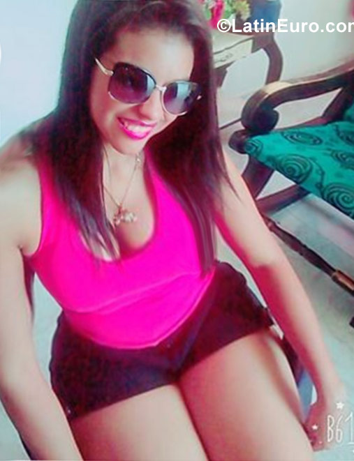 Date this happy Colombia girl Stefany patricia from Cartagena CO21737