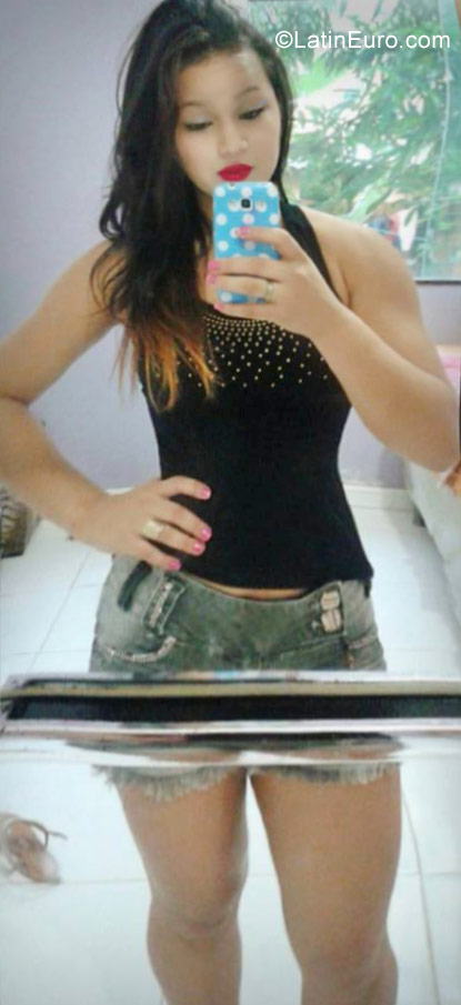 Date this gorgeous Brazil girl Leticia from Manaus BR10097