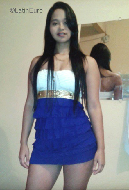 Date this delightful Colombia girl Carol from Medellin CO21799