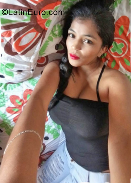 Date this young Colombia girl Elizabeth from Medellin CO21807