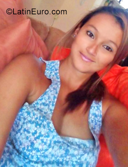 Date this lovely Colombia girl Katerine from Pereira CO21844