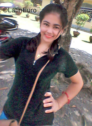 Date this young Philippines girl Karen from Davao City PH966