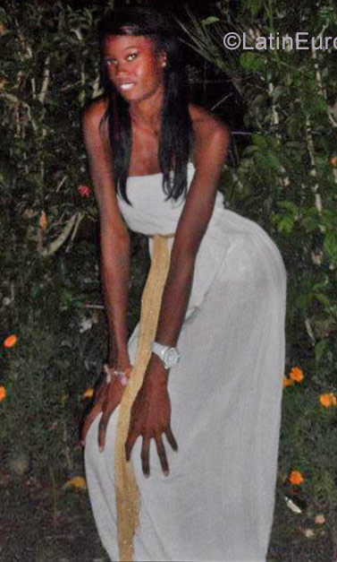 Date this charming Dominican Republic girl Ermata from Santo Domingo DO29422