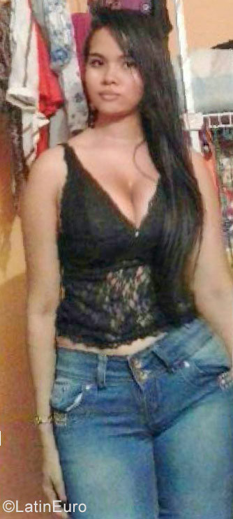 Date this happy Colombia girl Andrea from Barranquilla CO21901