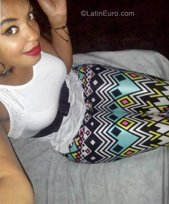 Date this athletic Dominican Republic girl Nairoby from Santiago DO29487