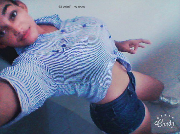 Date this gorgeous Dominican Republic girl Chris from Santo Domingo DO40919