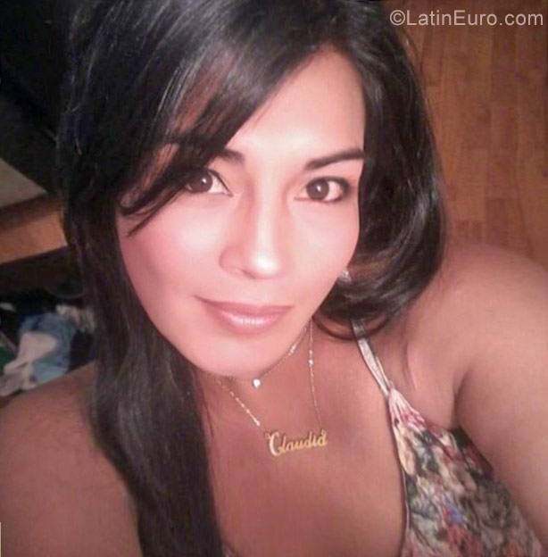 Date this hot Colombia girl Claudia from Bogota CO21968