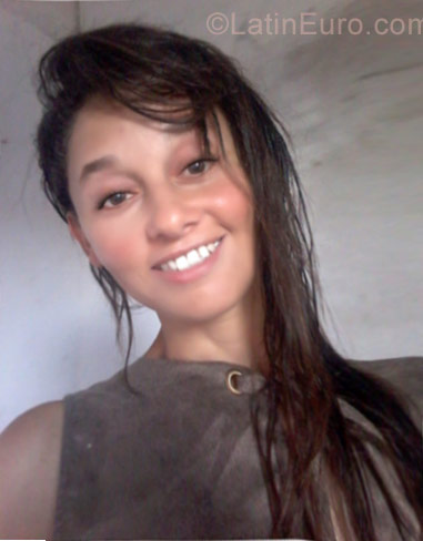 Date this beautiful Brazil girl Yara from Itupiranga BR10137