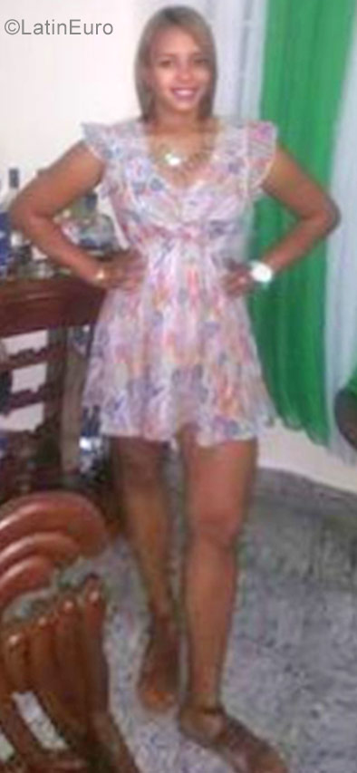 Date this happy Dominican Republic girl Marleny from Santo Domingo DO29579