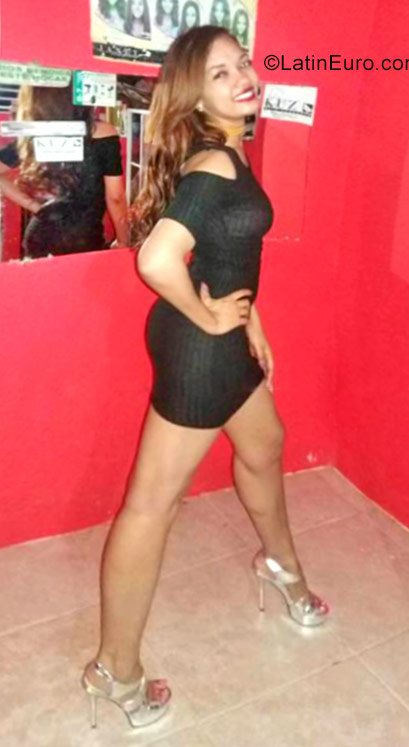 Date this nice looking Dominican Republic girl Katty from Santo Domingo DO29598