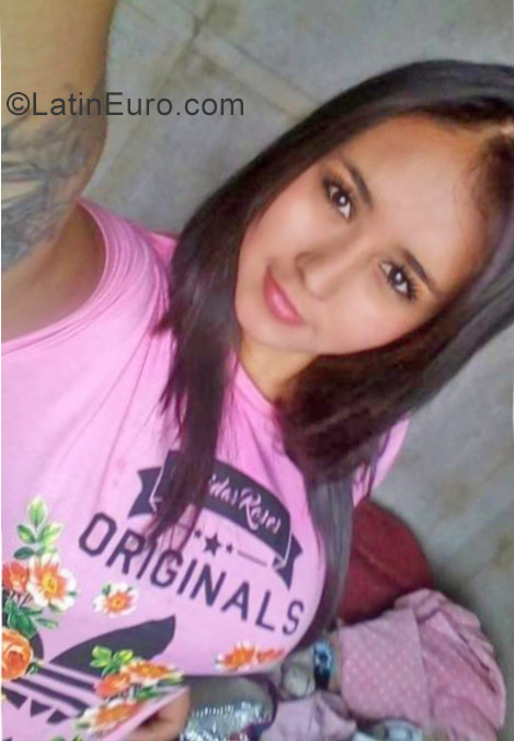 Date this charming Colombia girl Vanesa from Bogota CO21988