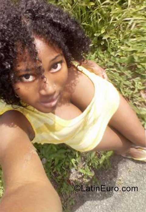 Date this voluptuous Trinidad and Tobago girl Lisa from Port Of Spain TT87