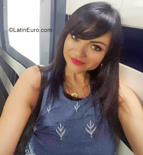 Date this stunning Portugal girl Sabrina from Lisbon PT80