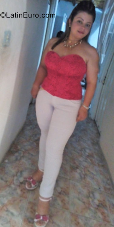 Date this tall Colombia girl Luz mary from Barranquilla CO22047