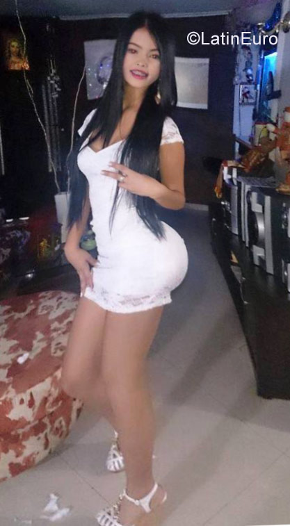 Date this voluptuous Colombia girl Anpiao from Manizales CO22077