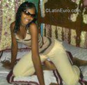 Date this foxy Dominican Republic girl Dimilka from Santiago DO29828