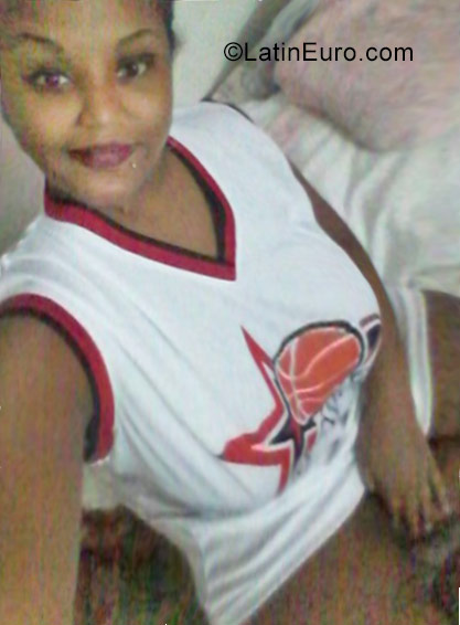 Date this good-looking Dominican Republic girl Kiara from Santiago DO29838
