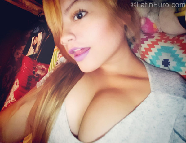 Date this pretty Colombia girl Luna from Bogota CO22100
