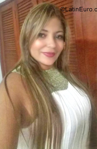 Date this good-looking Colombia girl Stella from Cartagena CO22118