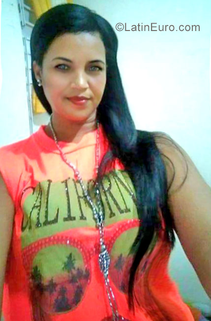 Date this delightful Dominican Republic girl Francheca from Santiago DO29927