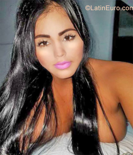 Date this attractive Dominican Republic girl Yamilca from Santiago DO29956