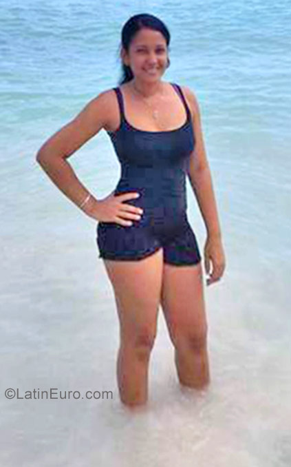 Date this good-looking Dominican Republic girl Valentina from La Romana DO30003
