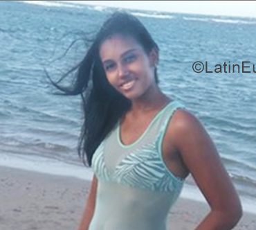 Date this athletic Dominican Republic girl Karen from Puerto Plata DO30110