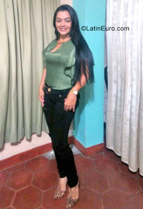 Date this pretty Colombia girl Camila from Pereira CO22207