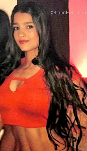 Date this tall Colombia girl Omaira from Barranquilla CO22210