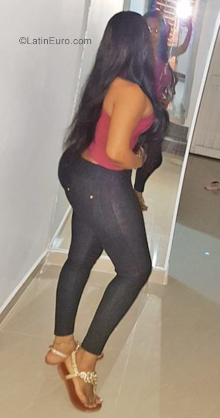 Date this charming Colombia girl Ana from Buenaventura CO22212