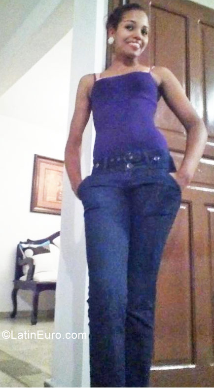 Date this gorgeous Dominican Republic girl Crysaldie from Santiago DO30211