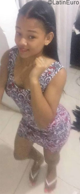 Date this pretty Dominican Republic girl Rocio from Santo Domingo DO30244