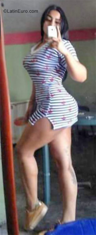 Date this nice looking Venezuela girl Alexa from Barquisimeto VE931