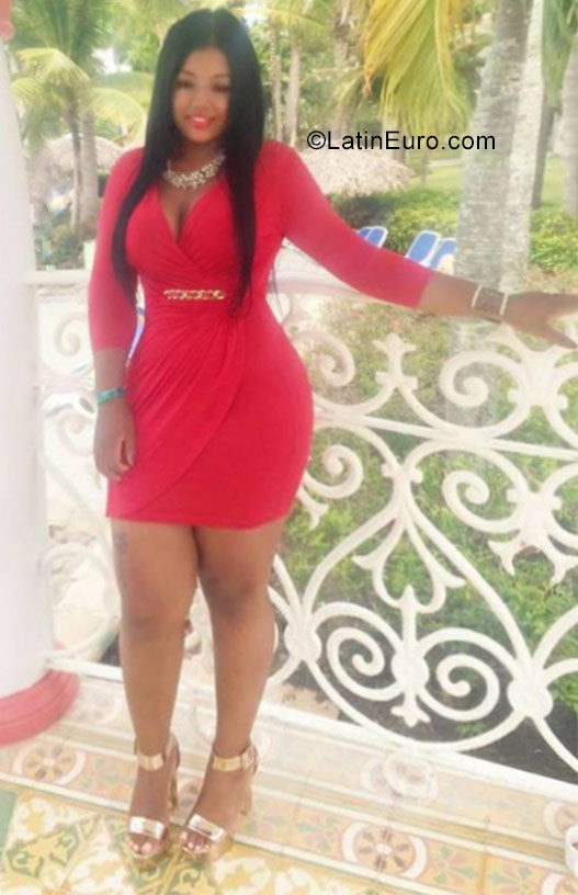 Date this lovely Dominican Republic girl Pretty from Santiago DO30320