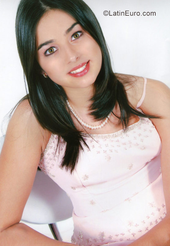 Date this passionate Brazil girl Camila from Cascavel BR10285