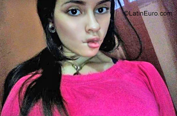 Date this exotic Venezuela girl Fernanda from Caracas VE942
