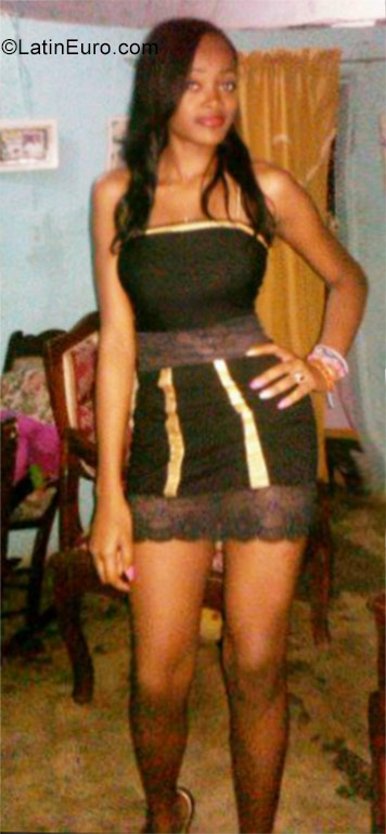 Date this funny Dominican Republic girl Perla linares from San Pedro De Macoris DO30343