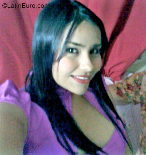 Date this exotic Venezuela girl Karol from Maracaibo VE955