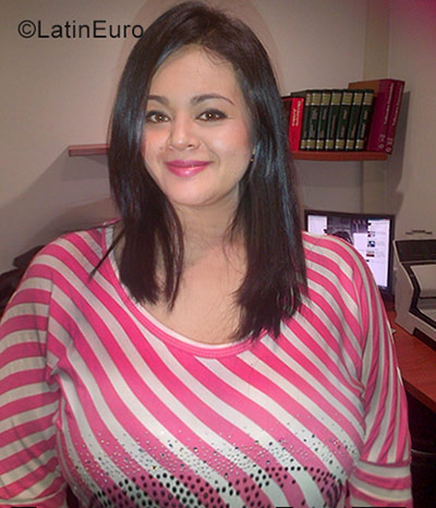 Date this voluptuous Colombia girl Pati from Bogota CO22374