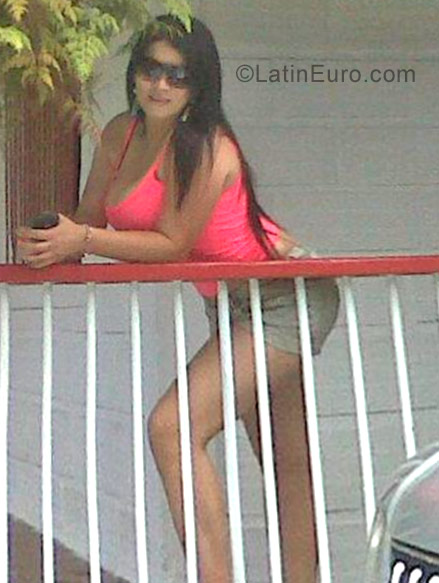 Date this nice looking Colombia girl Samanta from Medellin CO22393