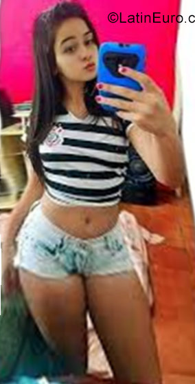Date this tall Brazil girl Bruna from Salvador BR10304