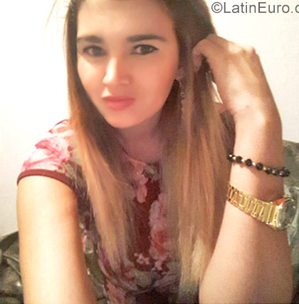 Date this good-looking Colombia girl Anyi from Medellin CO22627