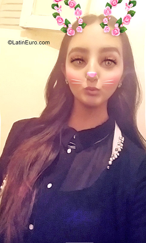 Date this foxy Morocco girl Nihal from Rabat MA28