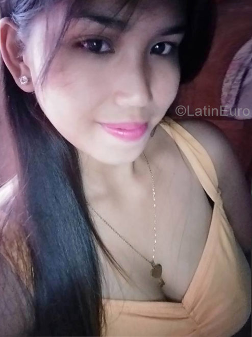 Date this exotic Philippines girl Lowella from Marawi City PH987